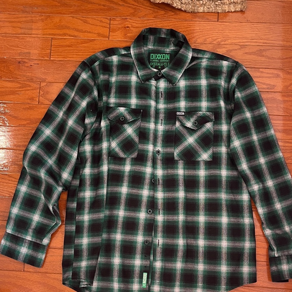 DIXXON Men's Black and Green Checkered Shirt
